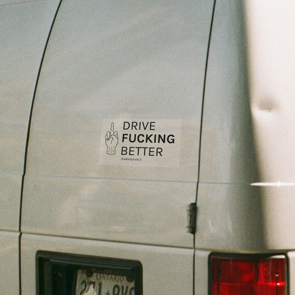 adesivo-auto-drive-better-nero-ambientato