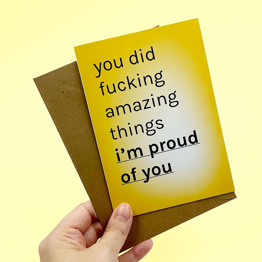 biglietto-congratulazioni-proud-sfondo