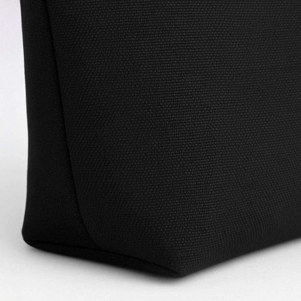 bustina-ricamata-soffietto-nera-dettaglio