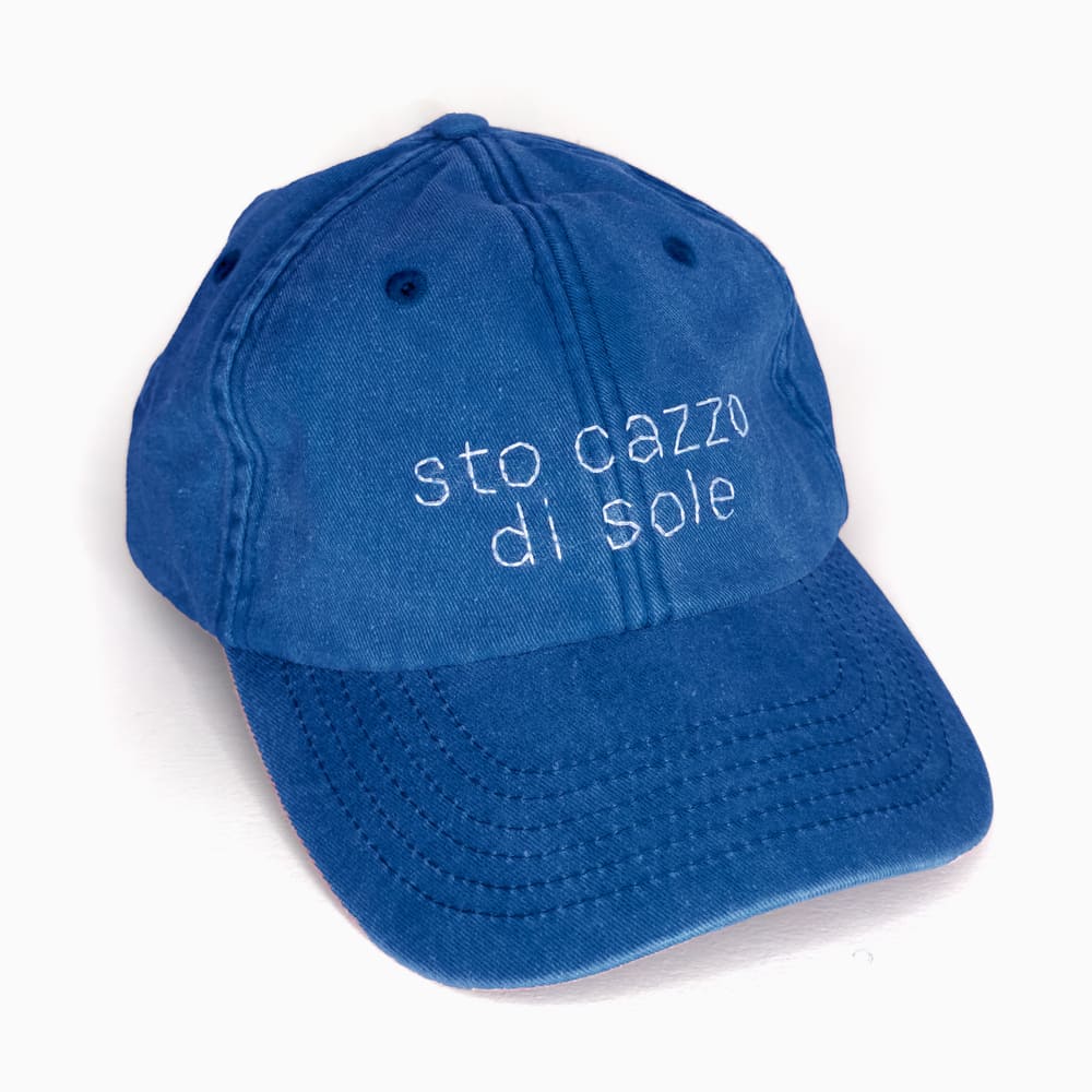 cappellino-ricamato-blu