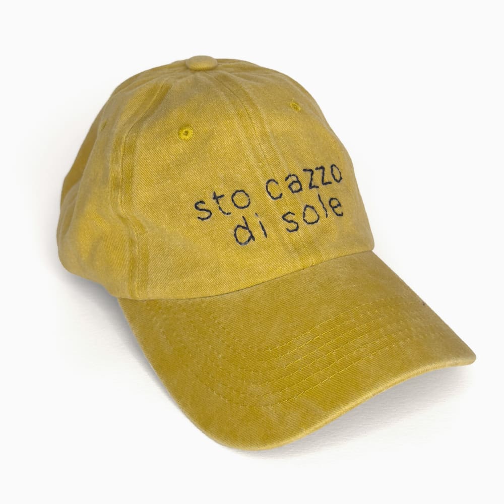 cappellino-ricamato-giallo