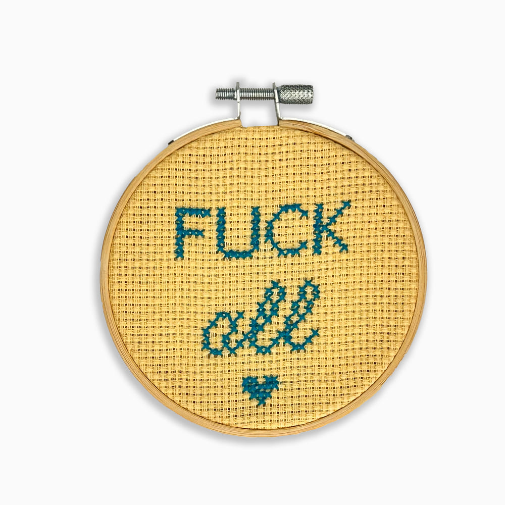mini-ricamo-FUCK-all-giallo-ciano