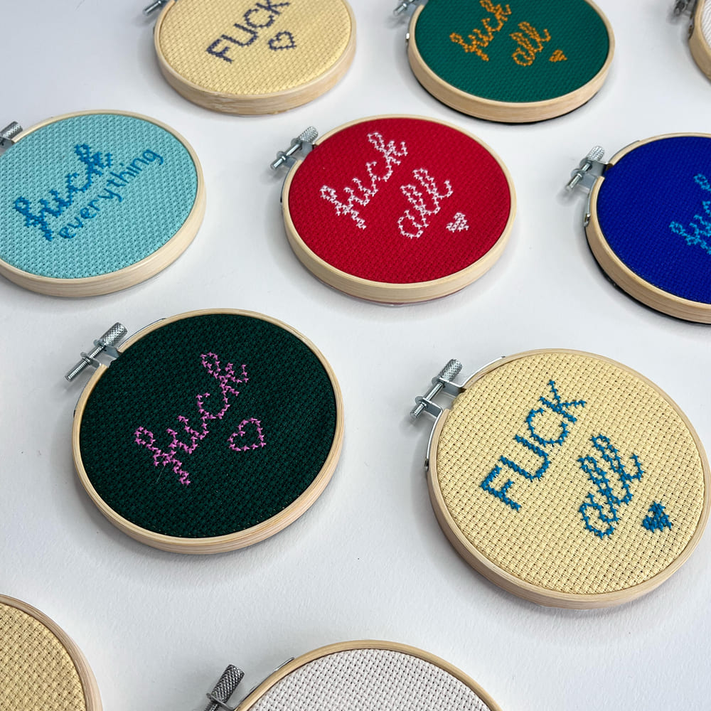 mini-ricamo-dettaglio-tanti